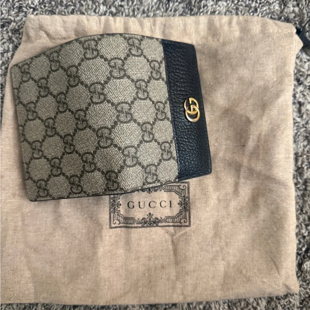 Gucci Black and Tan GG Pattern Wallet